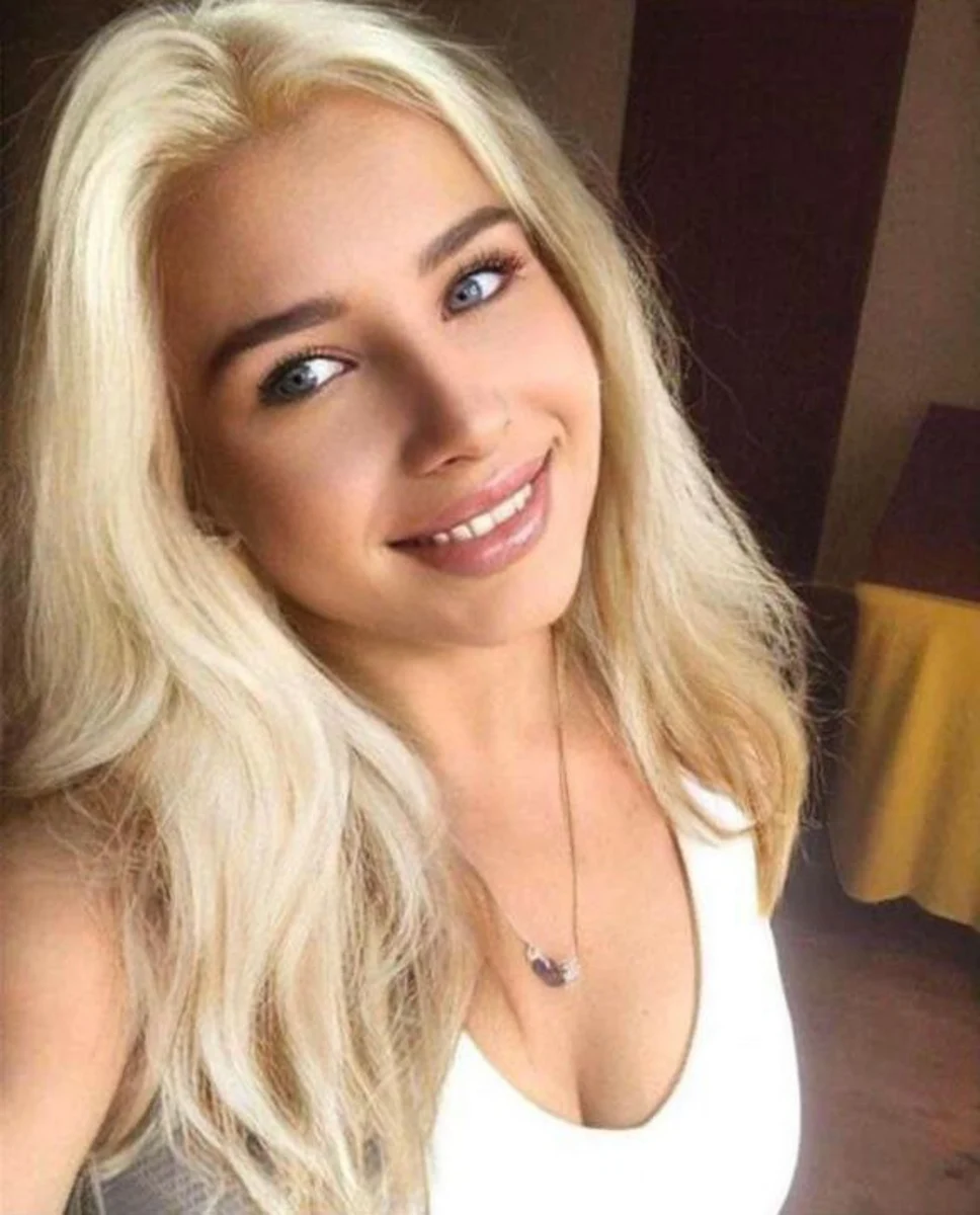 KARLINA escort in London