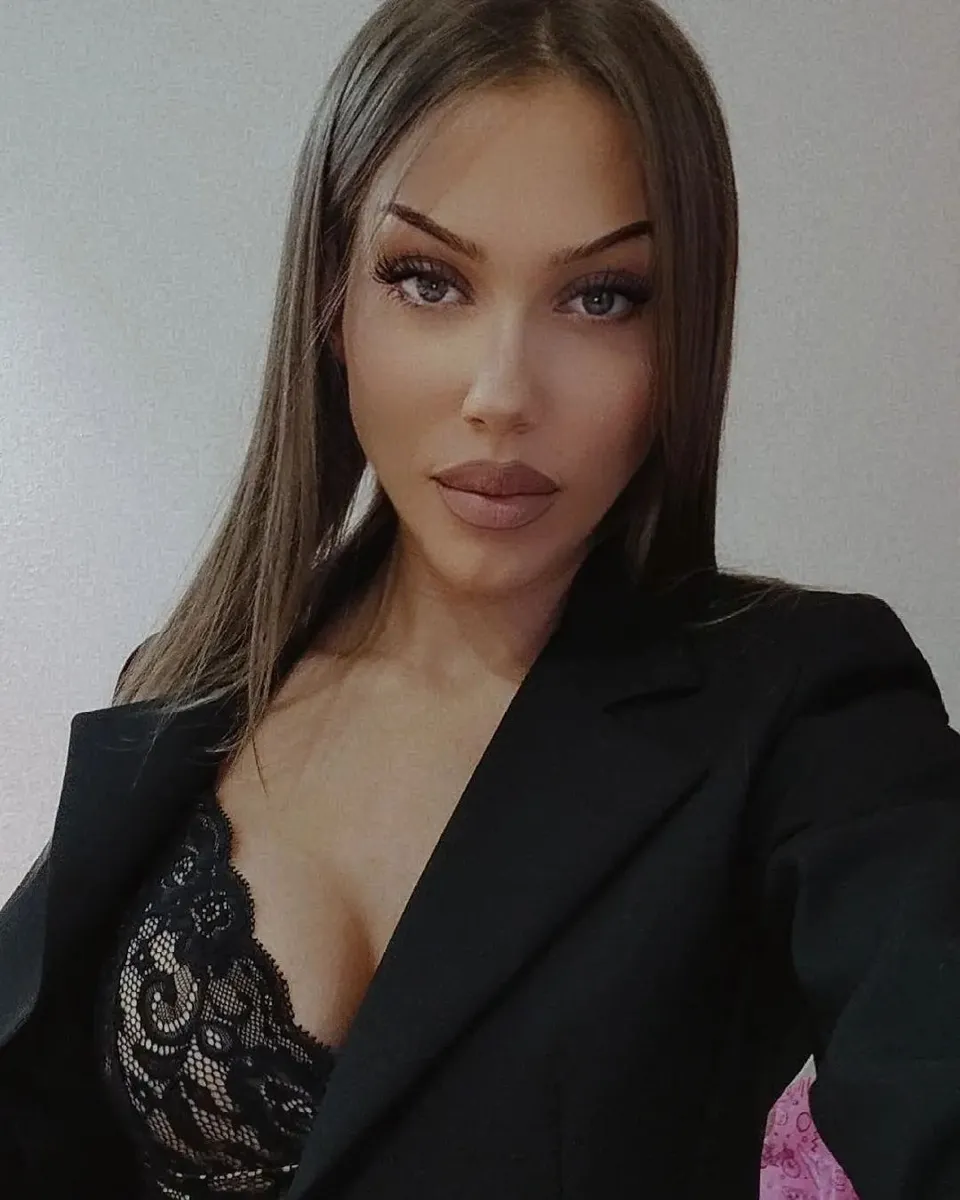 Lucy escort in London
