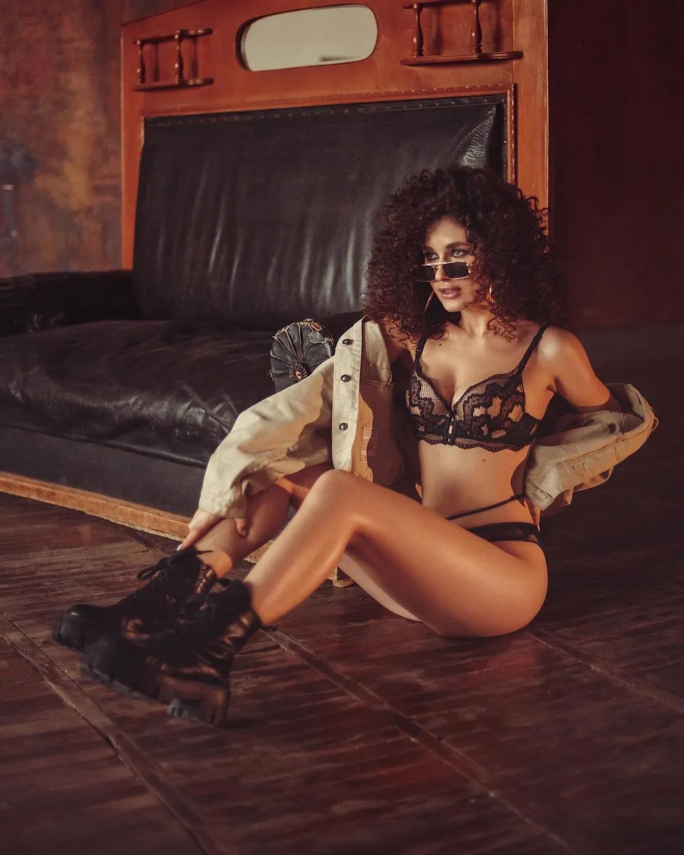 Maple escort in London