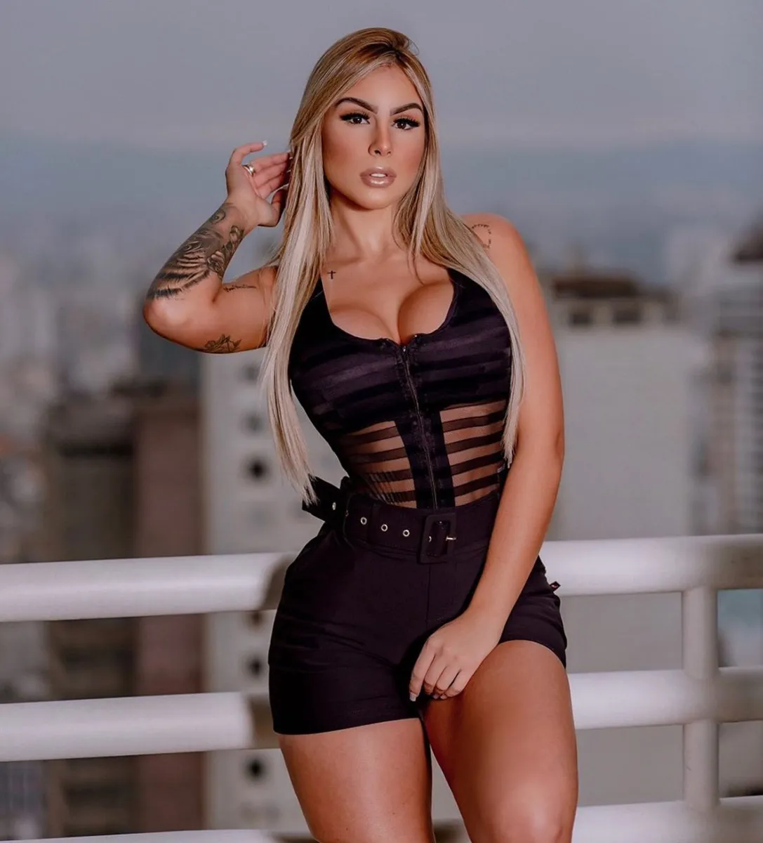 Monroe escort in London