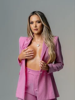 VICTORIA  escort in London